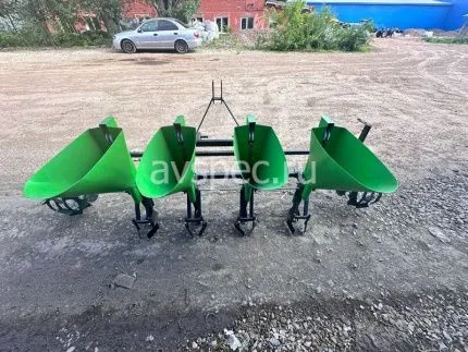 Чеснокосажалка (сеялка чеснока) шестирядная